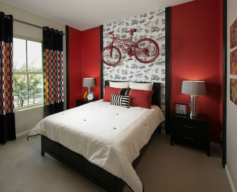 Czerwone ściany we wnętrzach sypialni